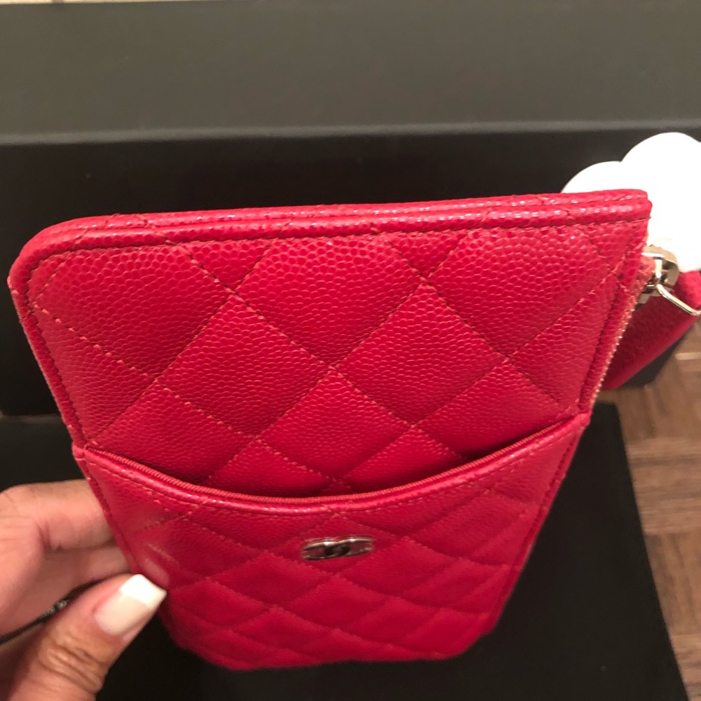 βSOLDβ CHANEL Caviar Quilted Classic Wallet Pouch - Picture 7 of 8